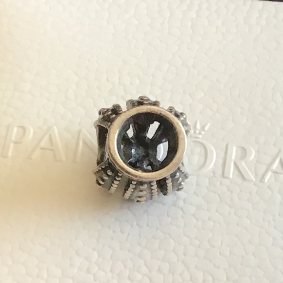 Pandora Crown charm - Picture 4 of 4